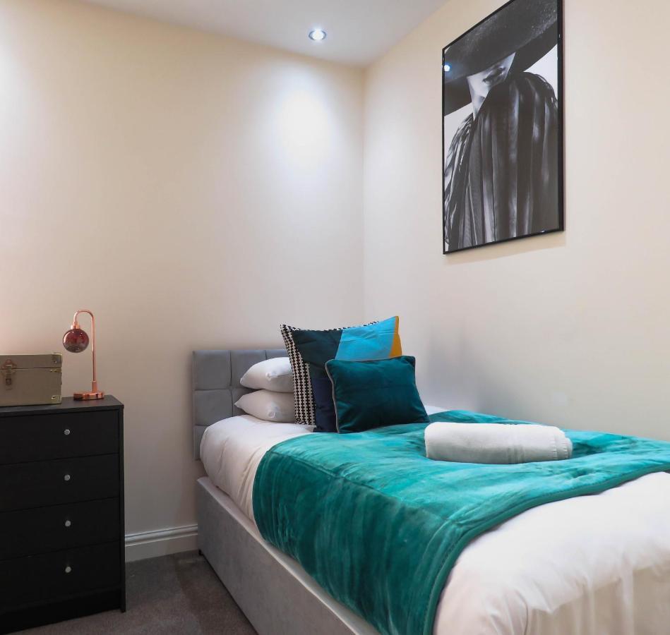 ברמינגהאם Tudors Esuites Four Bedroom House מראה חיצוני תמונה